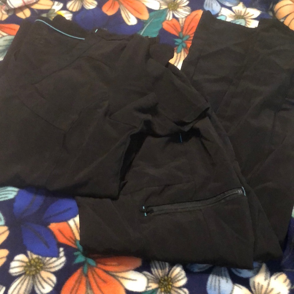 Women’s black scrubs